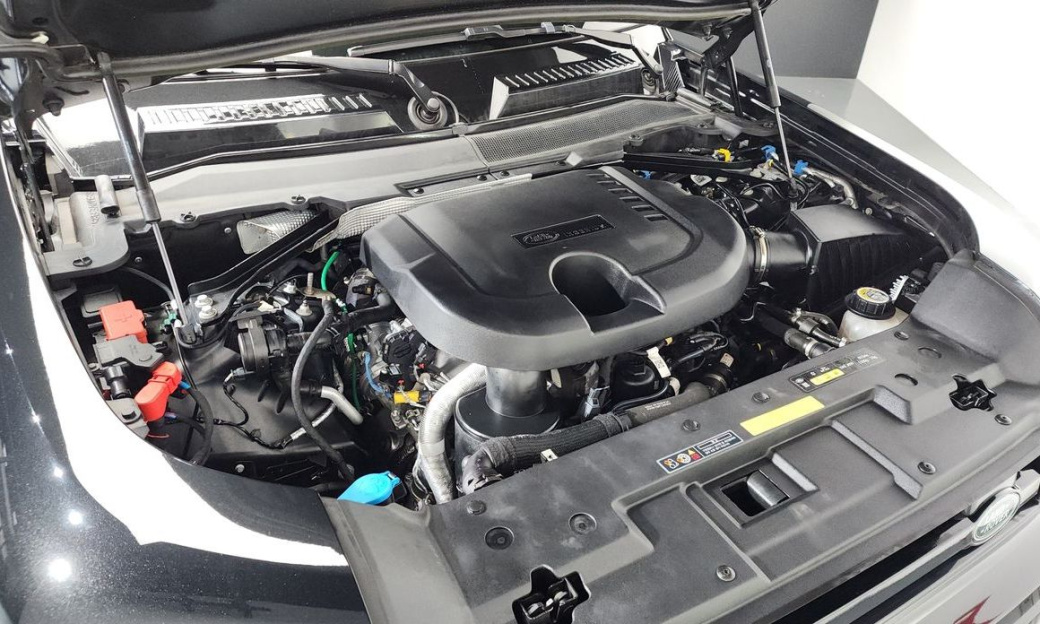 Land Rover Defender 130 D300 X-Dynamic HSE, 2023