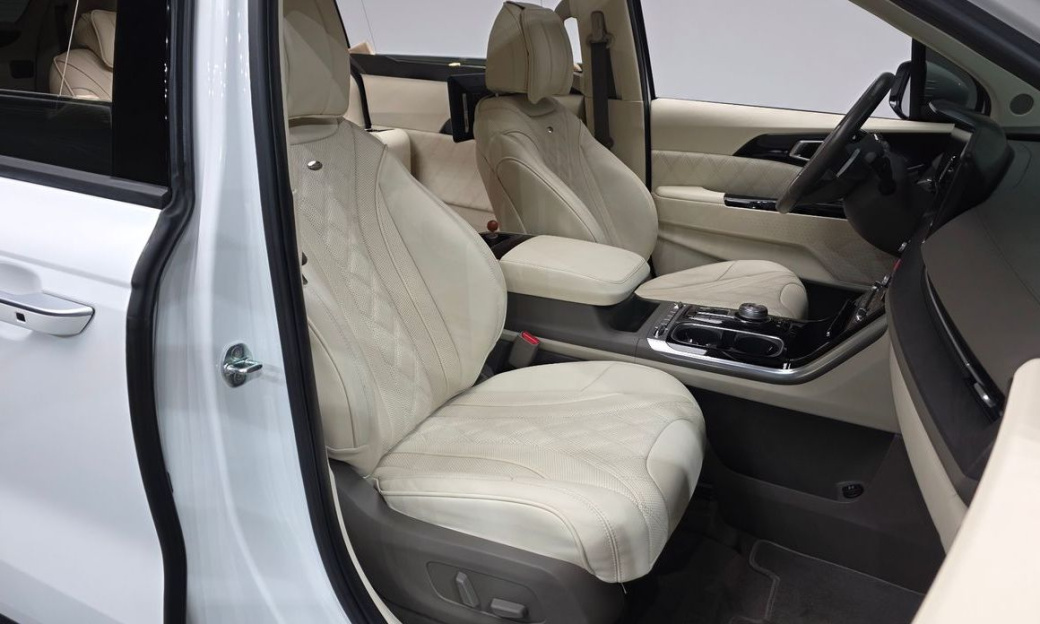 Kia Carnival 9-Seater Signature, 2022