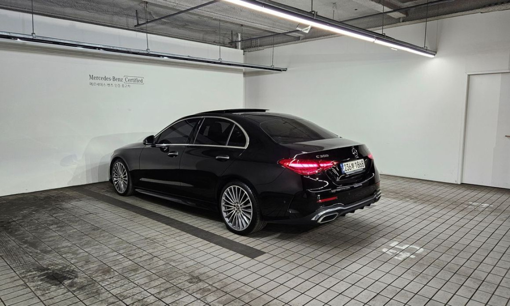Mercedes-Benz C-Class C300 4MATIC AMG Line, 2023