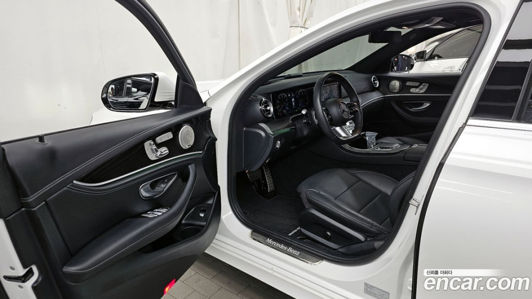 Mercedes-Benz E-Class E220d 4MATIC AMG Line, 2023