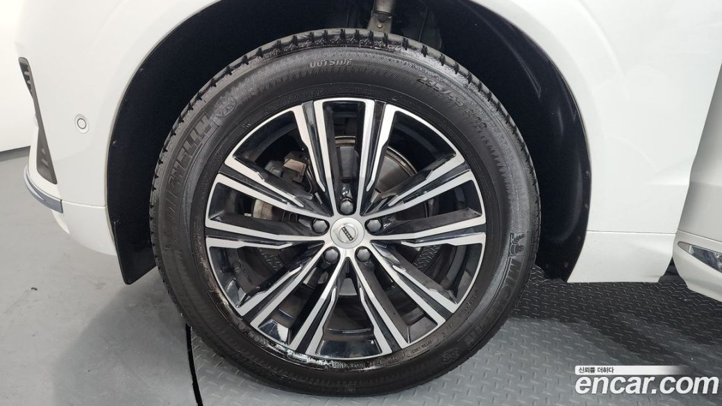 Volvo XC60 B5 Inscription, 2022