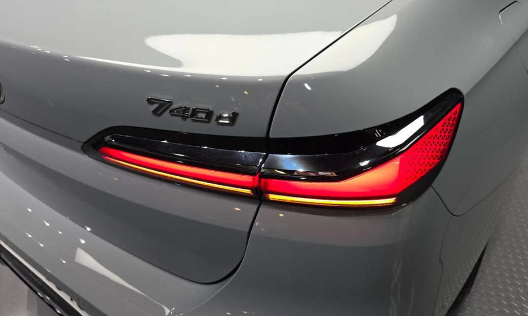 BMW 7-Series 740d xDrive M Sport, 2025