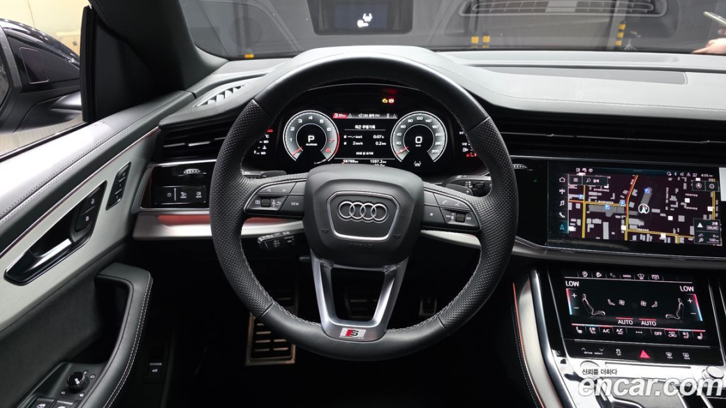 Audi Q8 55 TFSI Quattro Premium, 2023