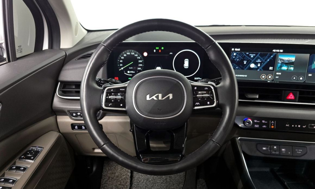 Kia Carnival 9-Seater Noblesse, 2025