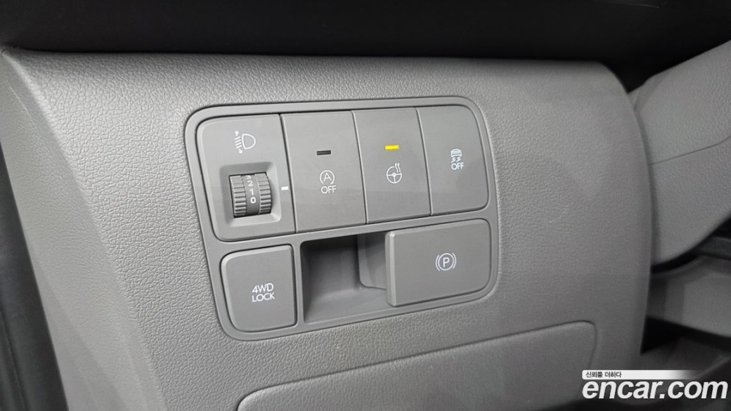 Hyundai Staria 4WD Lounge 9-Seater, 2022