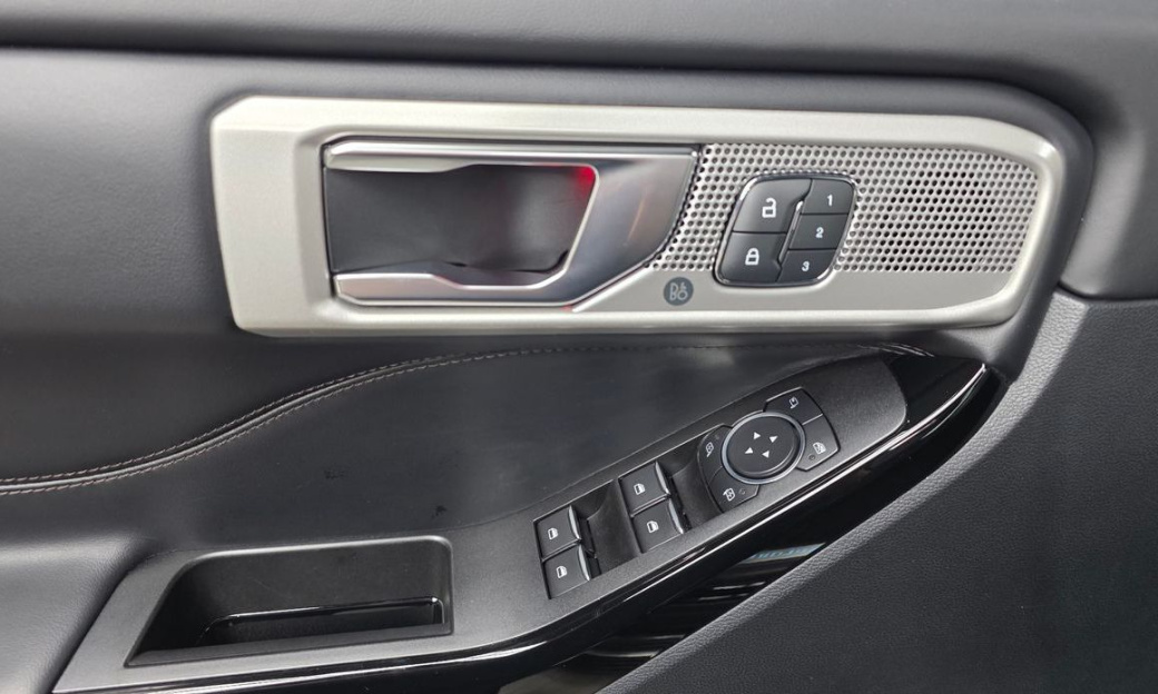 Ford Explorer 3.0 Platinum 4WD, 2022