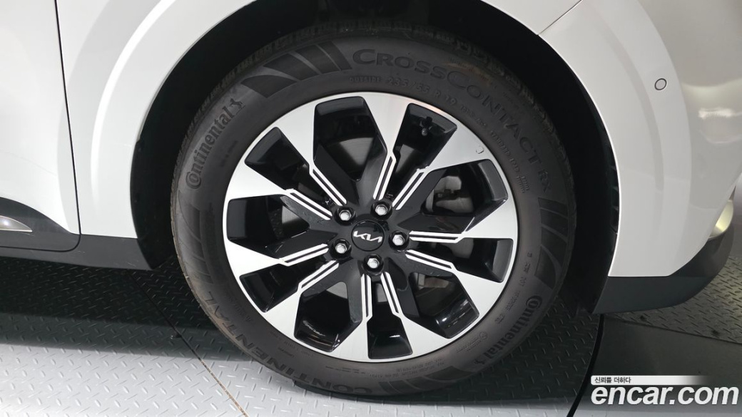 Kia Carnival 9-Seater Signature, 2023
