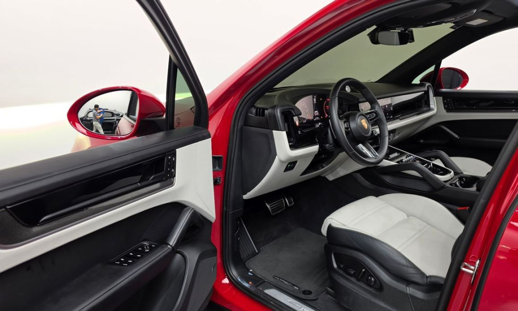 Porsche Cayenne 3.0, 2024