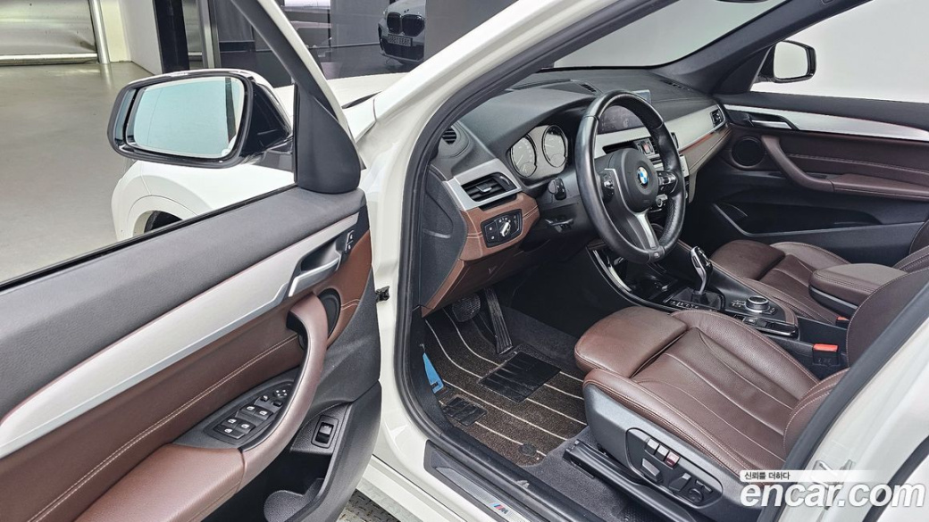 BMW X1 xDrive 20i M Sport, 2022