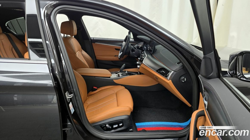BMW 5-Series 520i M Sport, 2022