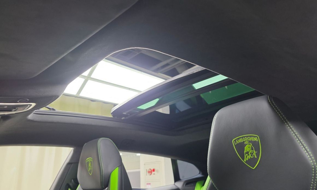 Lamborghini Urus 4.0 V8 SE, 2025