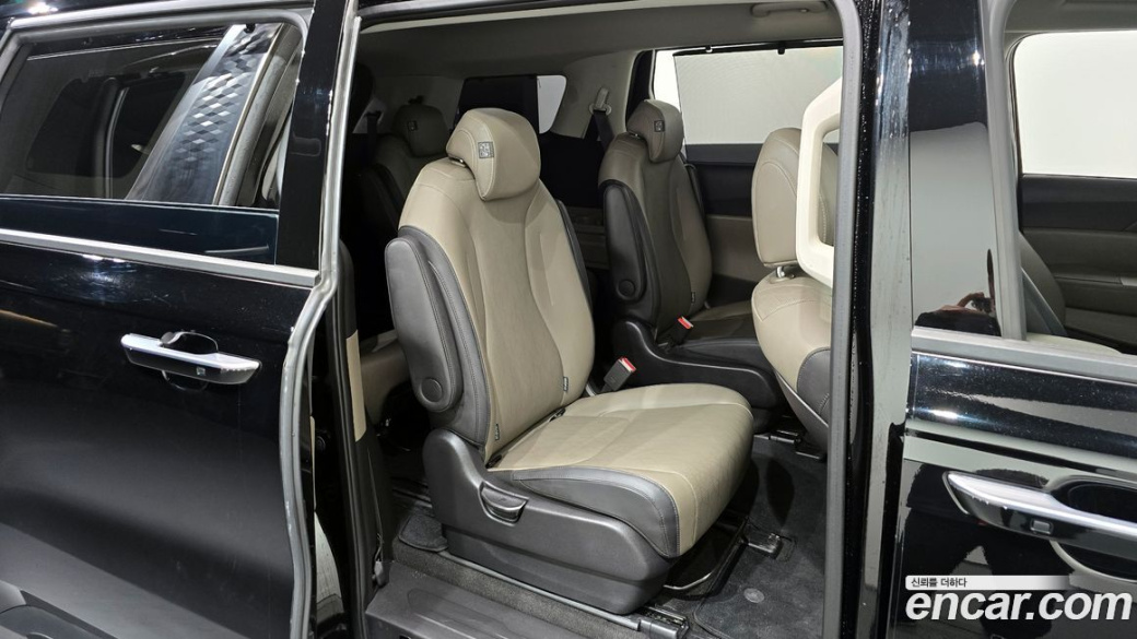 Kia Carnival 9-Seater Noblesse, 2024