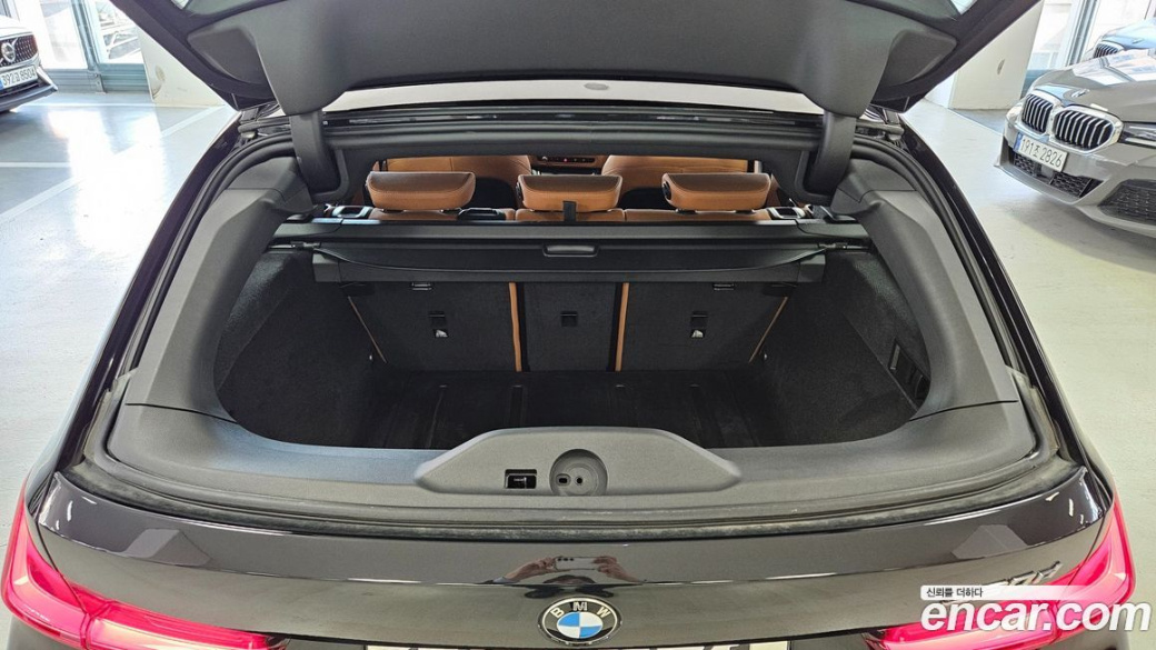 BMW 3-Series 320d Touring M Sport, 2025