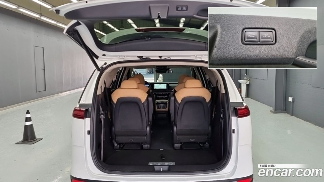 Kia Carnival 9-Seater Signature, 2023