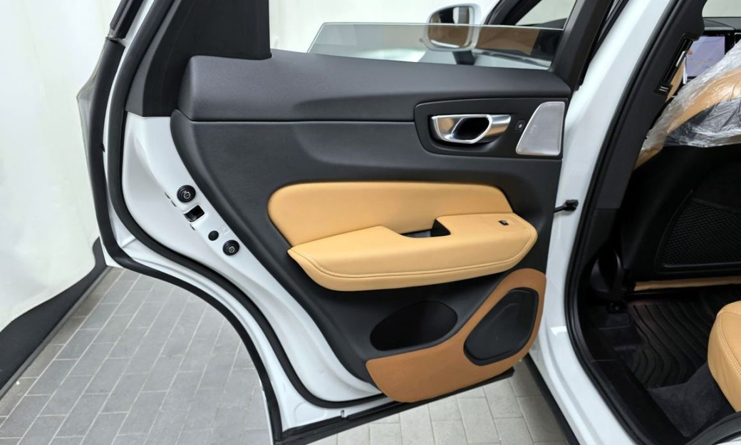 Volvo XC60 B6 Ultimate Bright, 2023