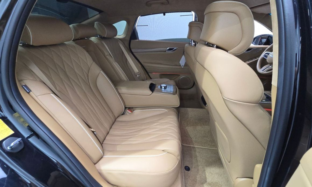 Genesis G80 Gasoline 2.5 Turbo AWD, 2025