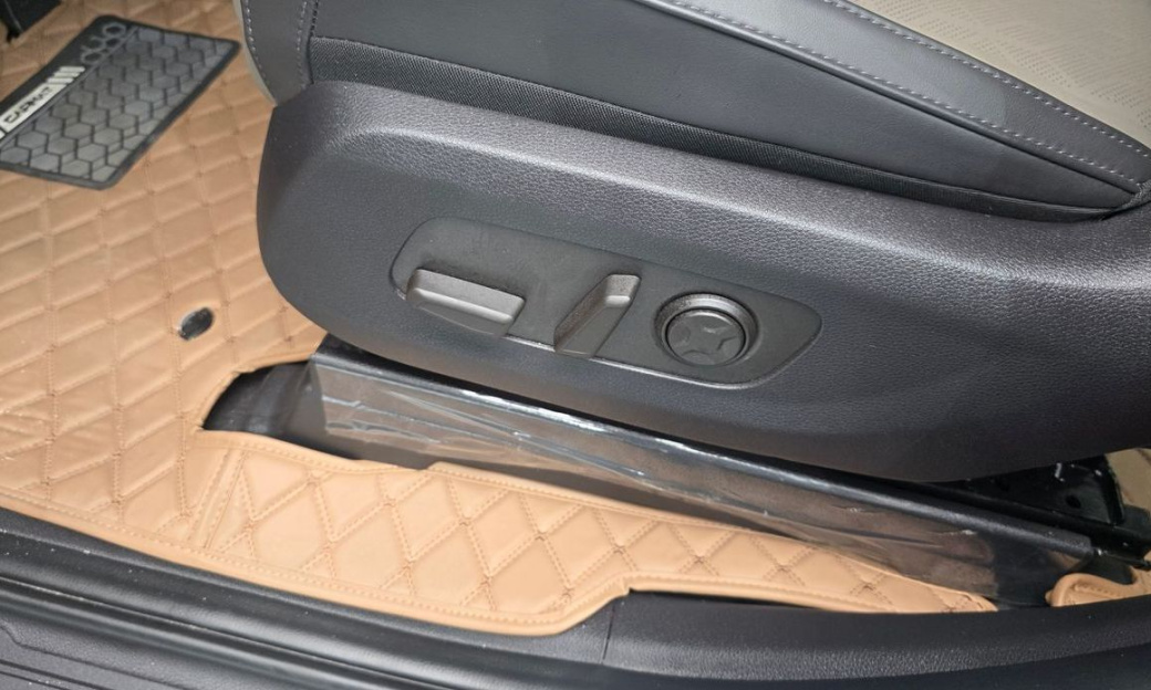 Kia Carnival 9-Seater Noblesse, 2025