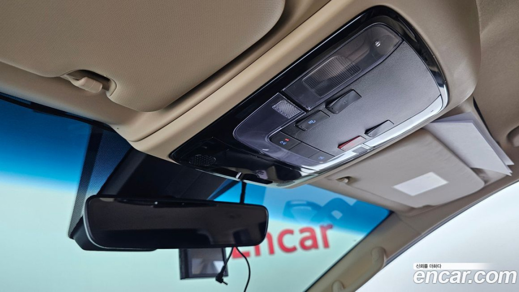 Hyundai Staria 4WD Tourer 9-Seater, 2023