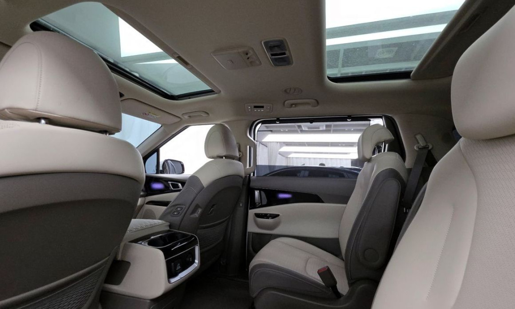 Kia Carnival 9-Seater Signature, 2023