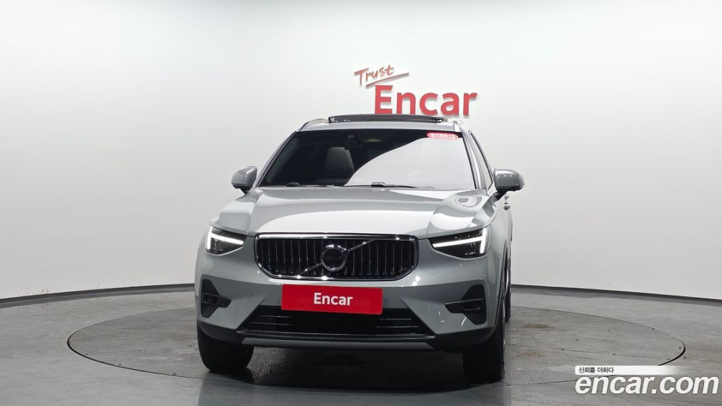 Volvo XC40 B4 Ultra Bright, 2025