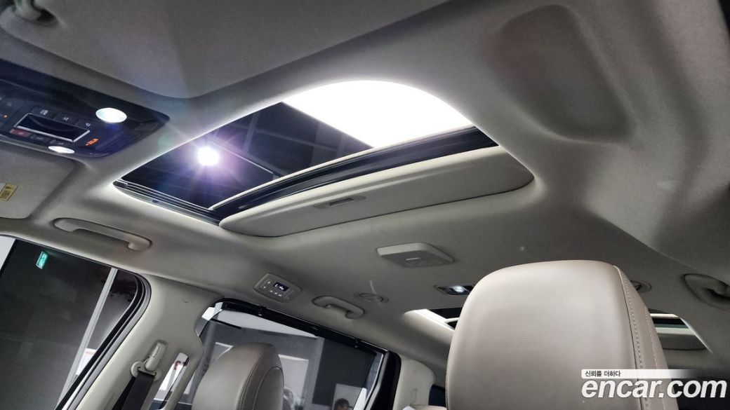 Kia Carnival 9-Seater Signature, 2024