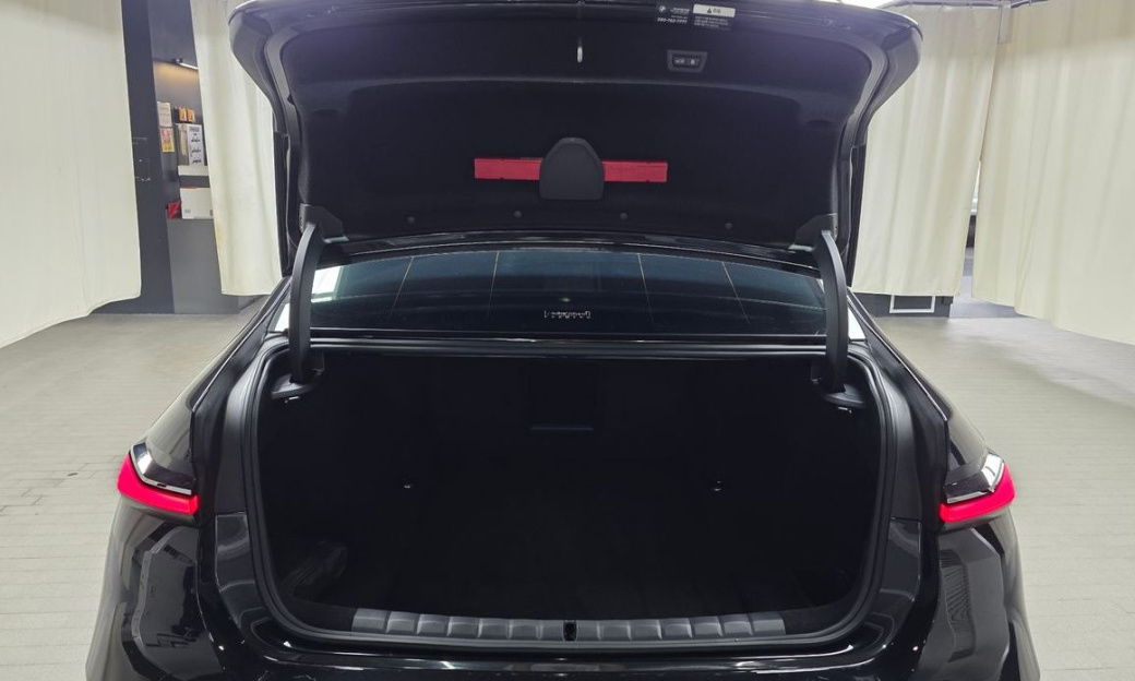 BMW 7-Series 740i xDrive M Sport Limited, 2025