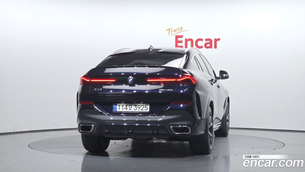 BMW X6 xDrive40i M Sport, 2022