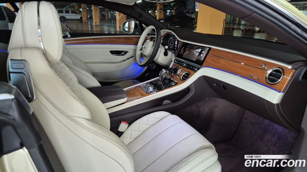 Bentley Continental 4.0 GT Azure, 2023