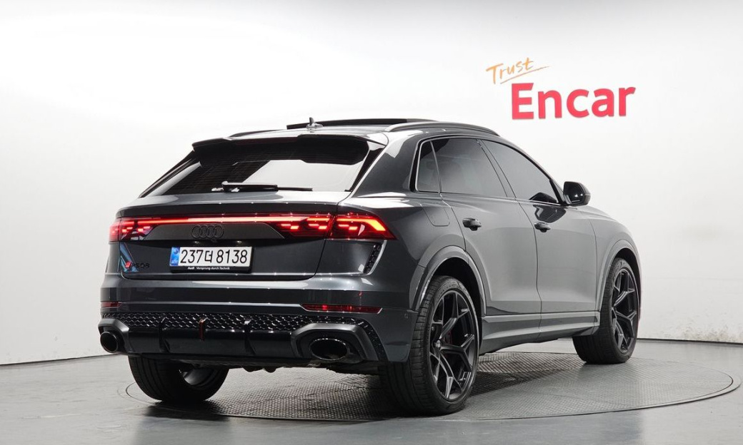Audi RSQ8 4.0 TFSI Quattro Performance, 2025