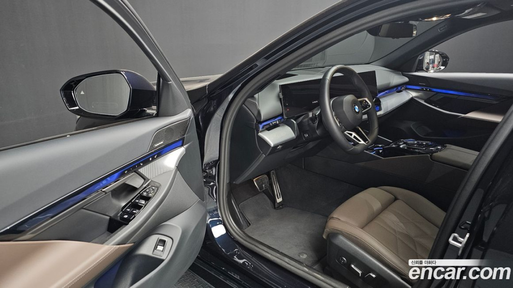 BMW 5-Series 520i M Sport, 2025