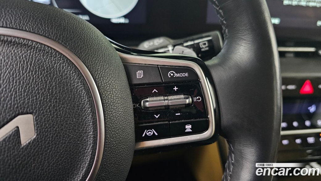 Kia Carnival 9-Seater Signature, 2023