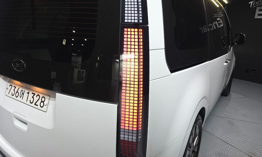 Hyundai Staria 2WD Camping Car, 2024