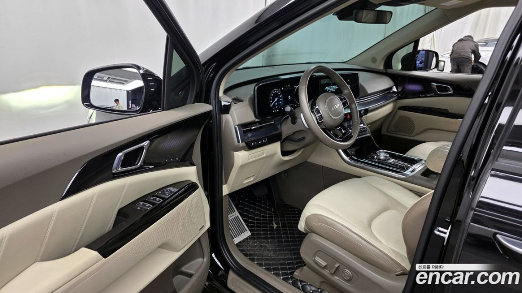 Kia Carnival 9-Seater Hi-Limousine, 2022