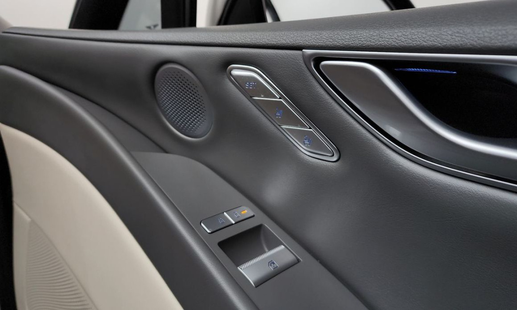 Genesis G80 Gasoline 2.5 Turbo AWD, 2025