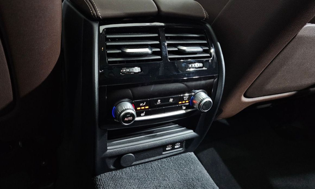 BMW 5-Series 530i Luxury, 2022