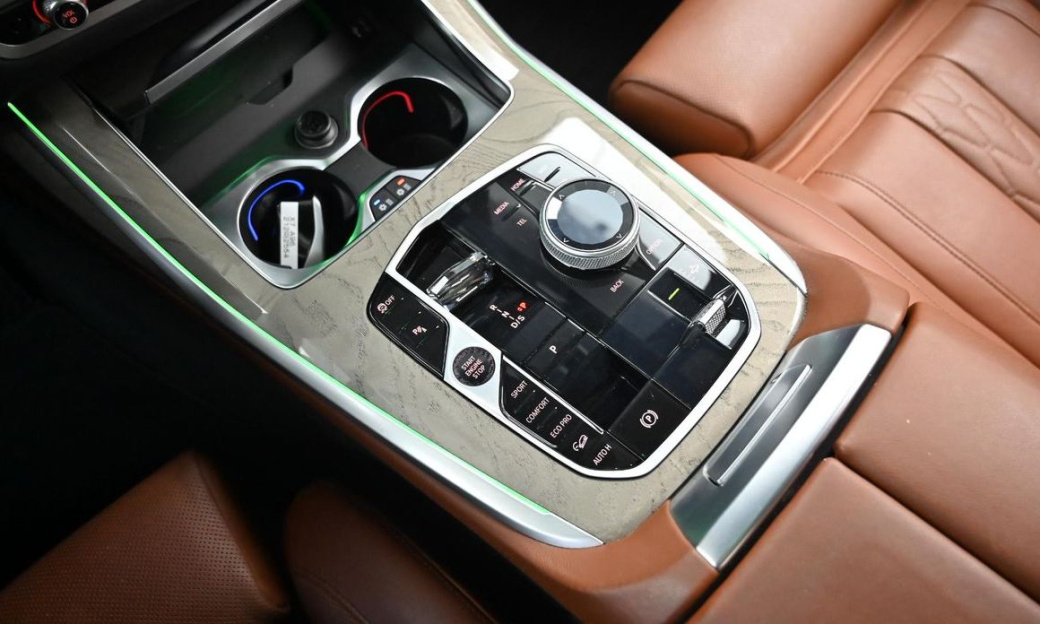 BMW X7 xDrive 40i Design Pure Excellence 7-Seater, 2024