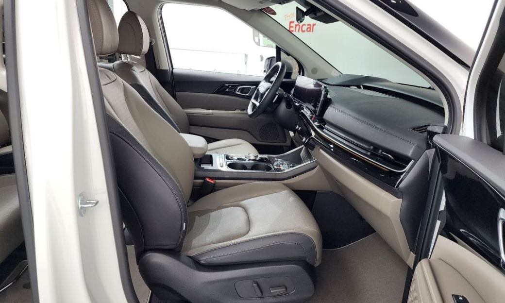 Kia Carnival 9-Seater Signature, 2025