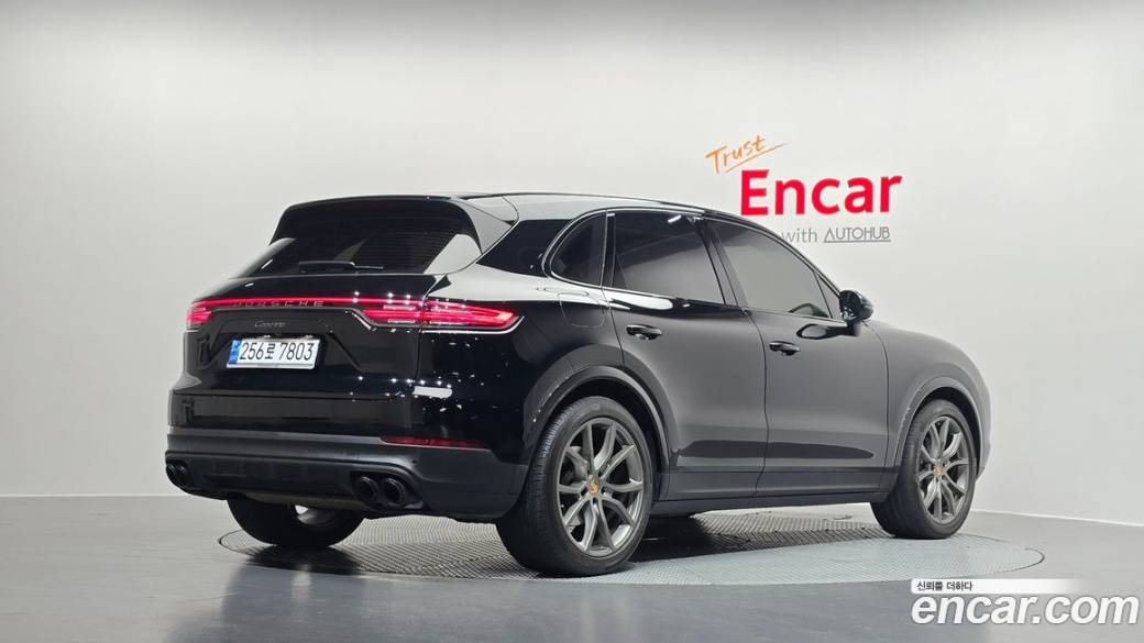 Porsche Cayenne 3.0 PLATINUM EDITION, 2022