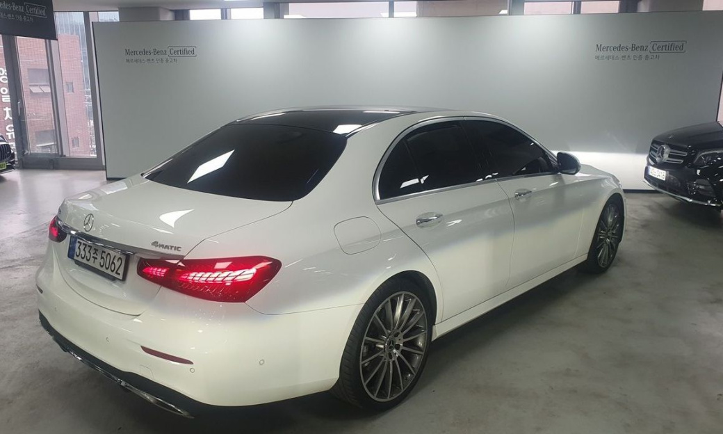 Mercedes-Benz E-Class E350 4MATIC AMG Line, 2022