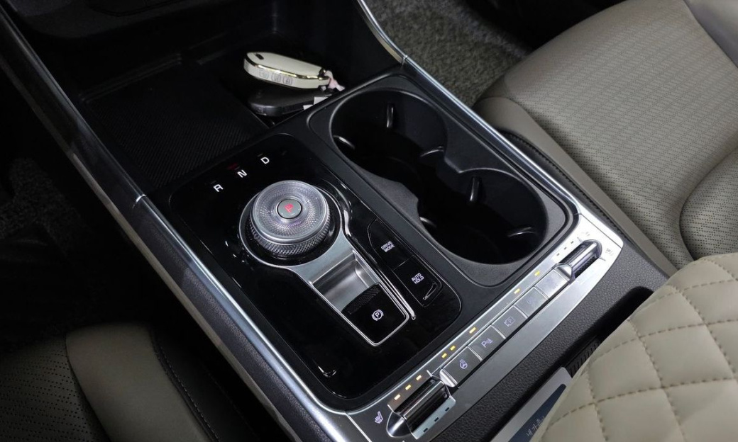 Kia Carnival 7-Seater Signature, 2025
