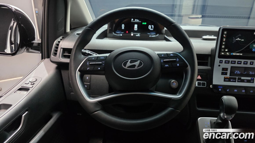 Hyundai Staria Cargo 5-Seater, 2025