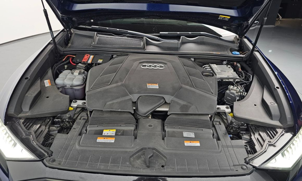 Audi Q8 55 TFSI Quattro Premium, 2022
