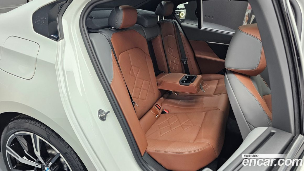BMW 5-Series 530i xDrive M Sport, 2024