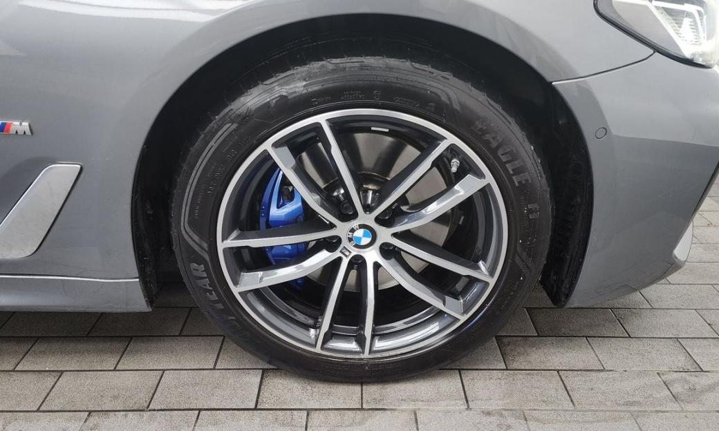 BMW 5-Series 523d xDrive M Sport, 2023