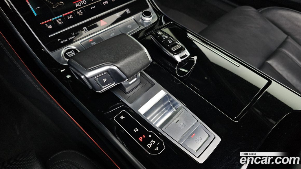 Audi A8 55 TFSI Quattro LWB, 2021