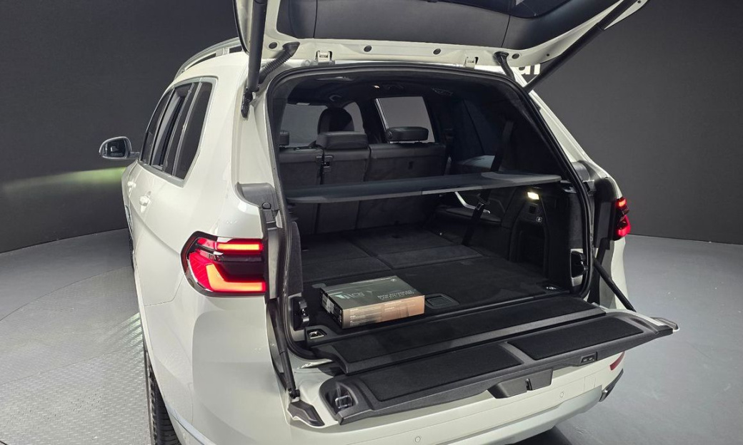 BMW X7 xDrive 40d Design Pure Excellence 7-Seater, 2025