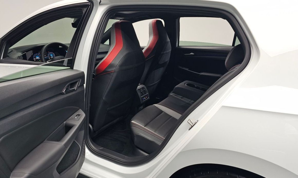 Volkswagen Golf 2.0 GTI, 2024