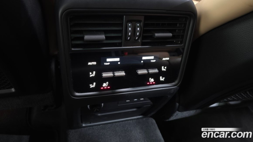 Porsche Cayenne 3.0, 2024