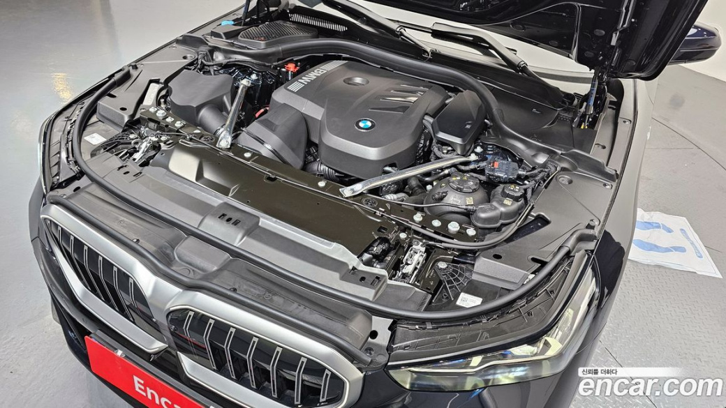 BMW 5-Series 520i M Sport, 2025