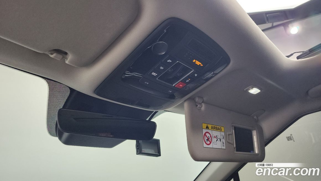 Kia Carnival 9-Seater Signature, 2025